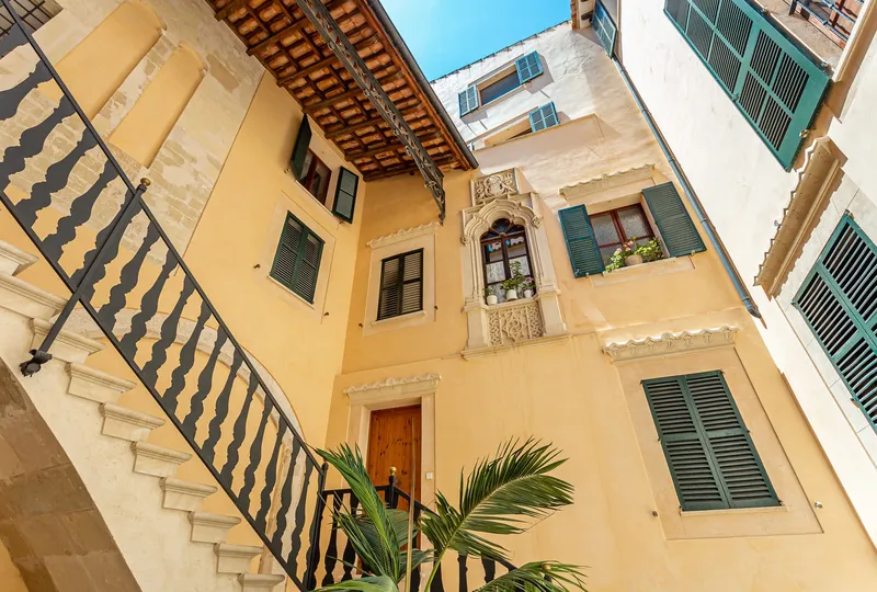 Duplex apartment in a stately building in Palma — photo 3