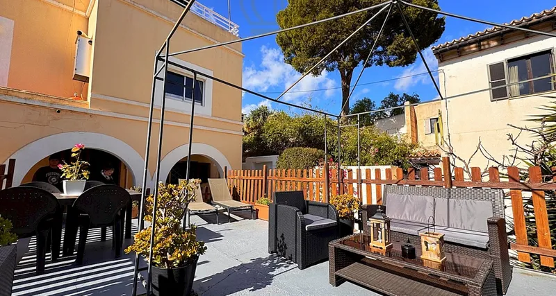 Exclusive house in El Terreno, Palma de Mallorca - Your dream property with partial sea views — photo 1