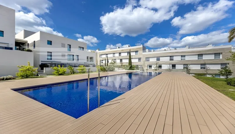 Penthouse as good as new at the golf course — photo 1