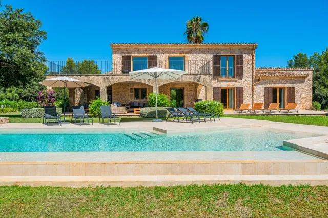 Luxurious villa for sale near Pollensa, Mallorca — photo 1