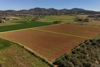 Building plot with wide open view — photo 1