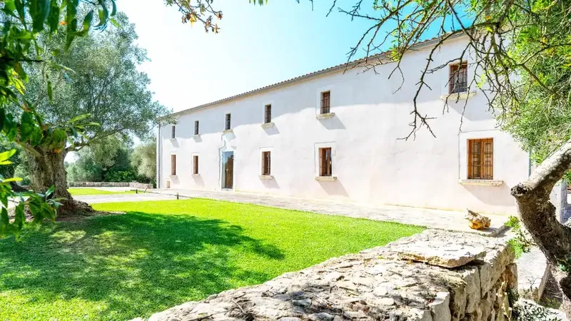 Spectacular opportunity of a rustic estate on a plot of about 340,000 m² with great privacy and multiple possibilities. — photo 2