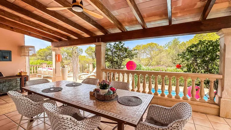 Exclusive feel-good house with pool, in a prime location close to town and beach — photo 9