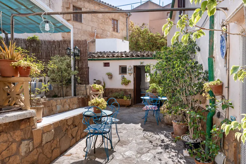 Beautiful Property of Three Houses, Ideal to Renovate — photo 7