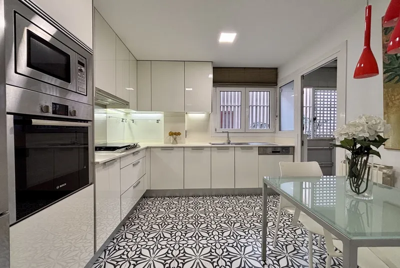 Elegant apartment with 2 parking spaces in the historic center of Palma — photo 7