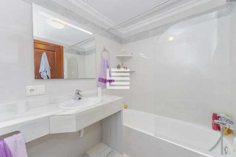 Penthouse for sale in an excellent location in Puerto de Alcudia, Mallorca. — photo 10