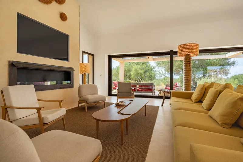 Single-story country house near Ses Salines with high level of privacy — photo 4