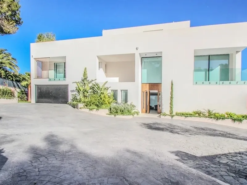 Luxurious new build villa with pool and sea views in exclusive Son Vida — photo 5