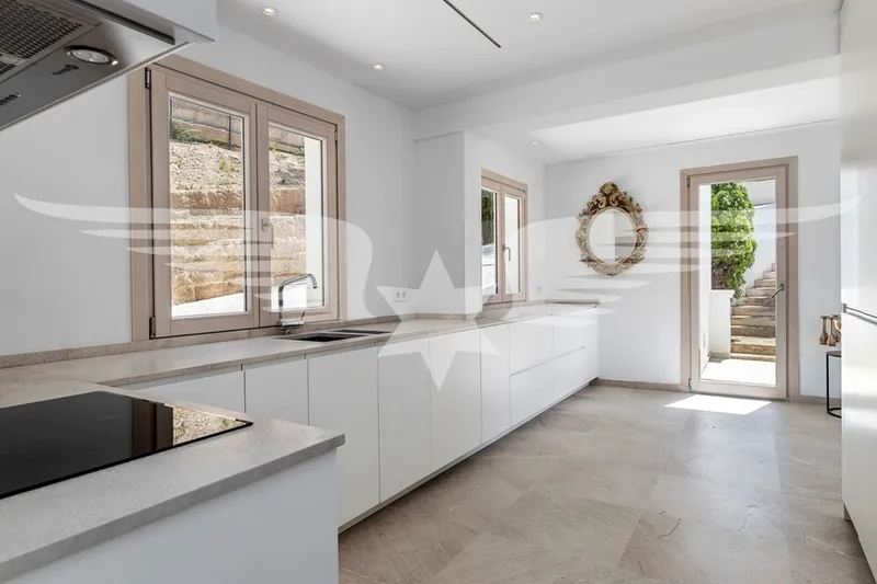 Luxurious living at the golf course of Son Vida — photo 7