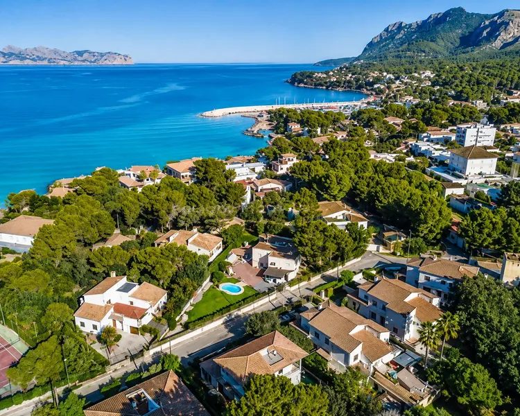 Exclusive urban plot of 710 m² in Bonaire (Alcúdia) — photo 2