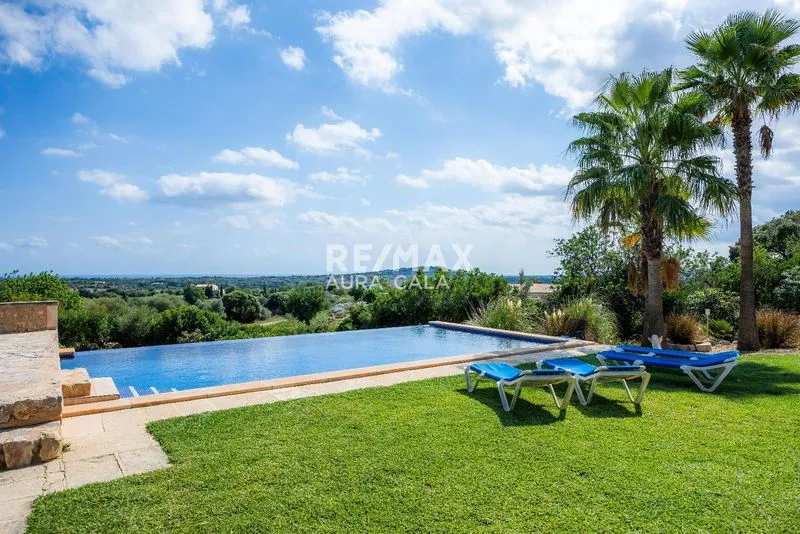 Incomparable rustic finca with guesthouse and pool — photo 1