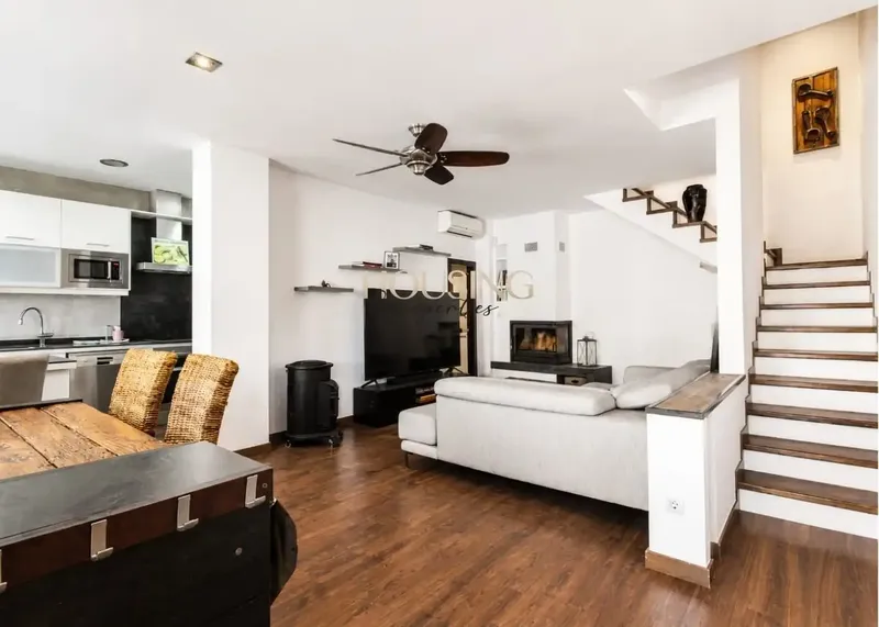 Semi-detached house with sun terrace and garage in El Amanecer — photo 5