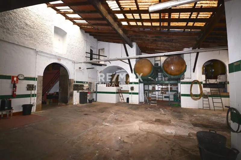 Industrial Warehouse for sale in Binissalem — photo 1