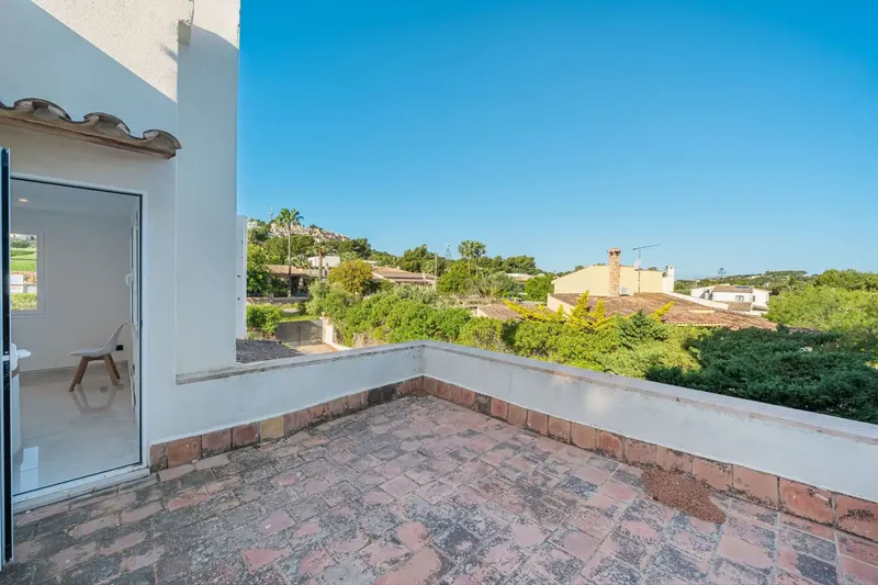 Exclusive chalet for sale in a sought-after area of Santa Ponsa, just a few minutes' walk from the beach. — photo 9