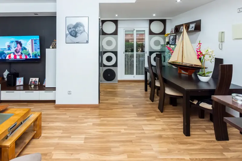 Bonallarmca offers this great opportunity in Son Ferrer. Beautiful ground floor renovated with taste in a very quiet area, with excellent quality — photo 1