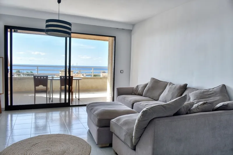 2-bedroom apartment with fantastic sea views in Puerto Portals in Bendinat /… — photo 5
