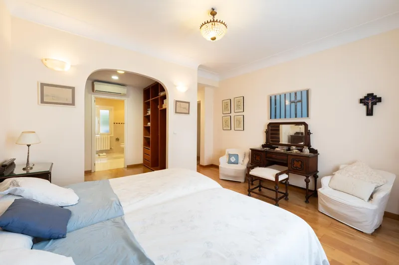 Exclusive stately home of 214 m² on Jaime III – Palma — photo 8