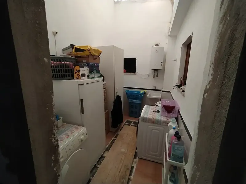 Single-family house for sale on one floor of 190 m2, open ceiling, with possibility to build an additional floor. It has a 40 m2 garage-storage room. — photo 8