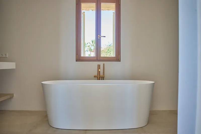 Between the popular coastal town of Cala Millor and the emblematic local mountain, Na Penyal, an exceptional newly built finca awaits you — photo 12
