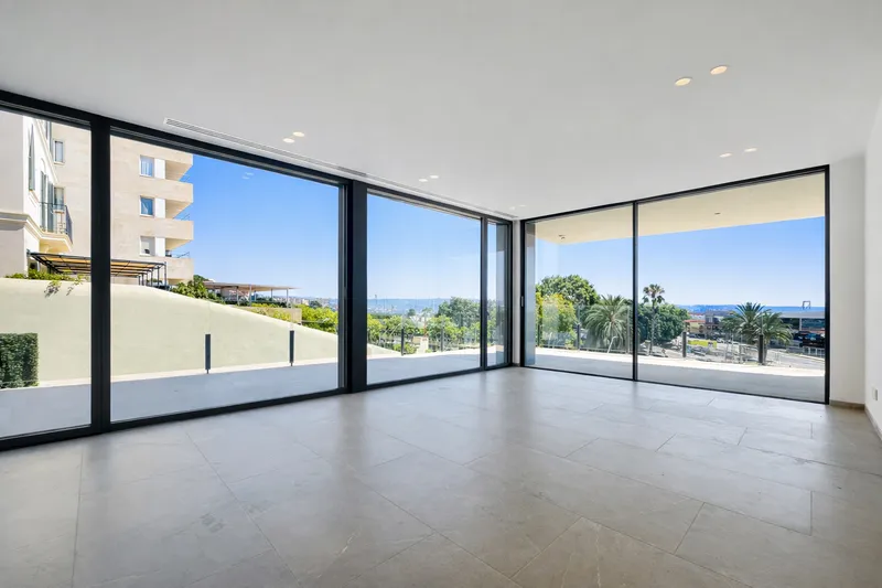 Modern apartment with panoramic sea views on the first line at Paseo Marítimo, Palma — photo 2