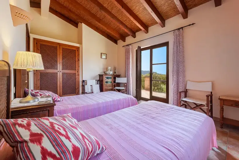 This attractive finca occupies a large plot of about 8,000m2 and is offered for sale in a quiet area of Moscari. It has a guest apartment — photo 10