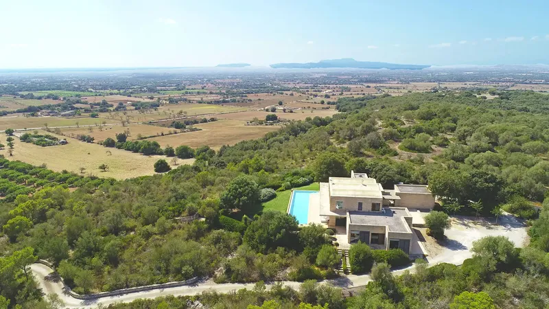 Exclusive finca with panoramic views to Felanitx, infinity pool and ETV licence — photo 10