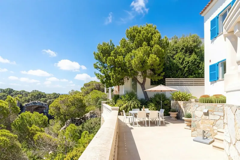 This exceptional villa in a privileged location in Cala Pi combines Mediterranean luxury, absolute privacy and a coveted holiday rental license — photo 7