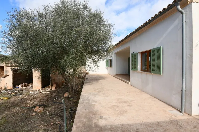 Town house with a large 600m2 patio and a lot of potential in Santanyi — photo 3