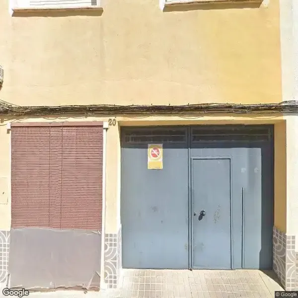 Investment opportunity: rented property. It is not possible to arrange interior visits or verify the state of conservation; the purchase — photo 4
