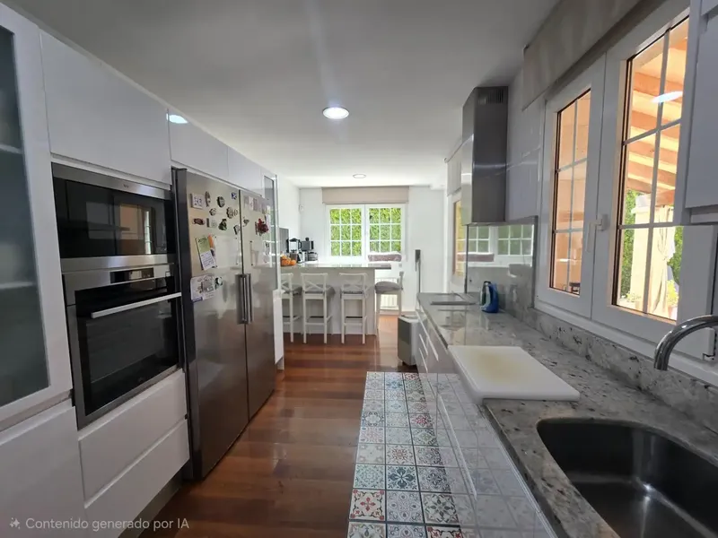 Discover this magnificent detached house located in the exclusive area of Bahía Grande, a privileged location near the coast. — photo 3