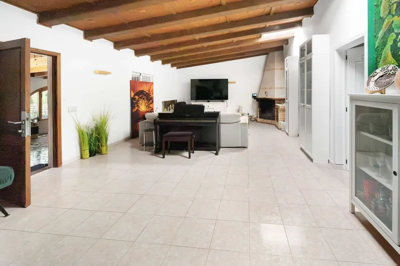 14.206m² Finca mit 11 Zimmern, Garage und Pool zu kaufen — photo 5