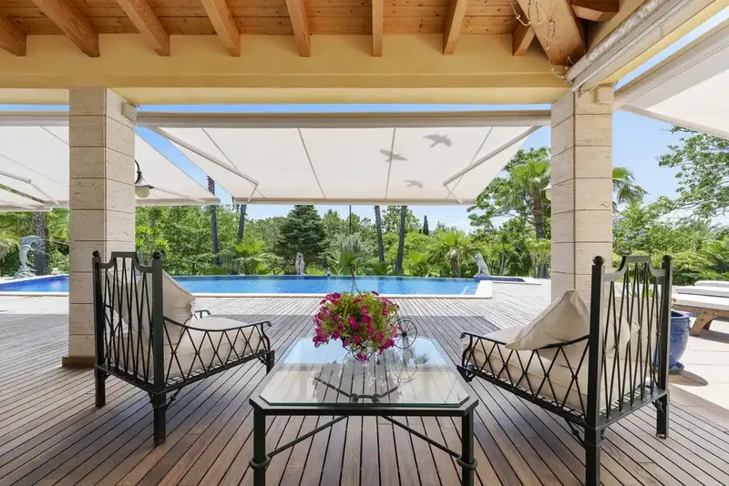 This wonderful finca, for sale near Binissalem, occupies a plot of about 87,000 m2, and features luxurious facilities, including a — photo 4