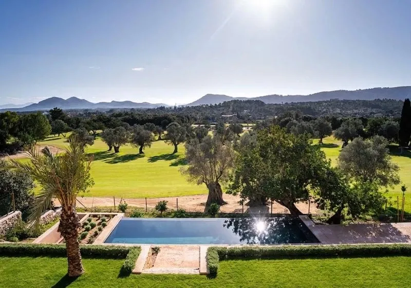 Modern luxury villa in Pollença with guest apartment and golf views — photo 1