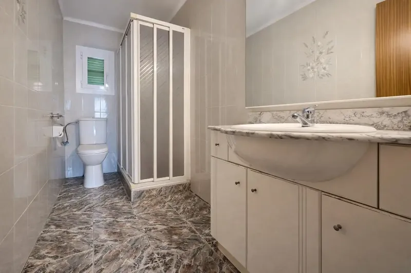 We present this charming ground-floor property with great potential, located in Son Amonda, one of the most sought-after and highly regarded residential areas — photo 9