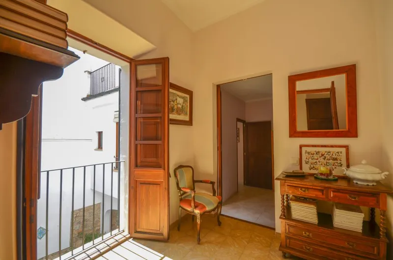 Amazing townhouse with garage and terrace in the center of Sóller — photo 6