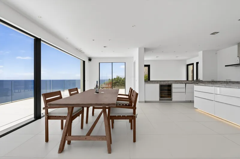 Front line villa with coastal views in Cala Murada — photo 9