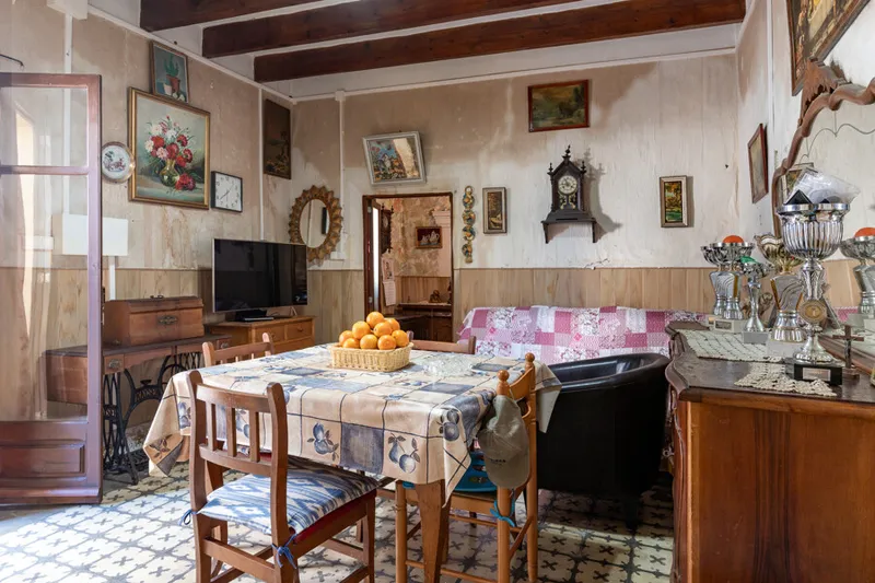 Beautiful Property of Three Houses, Ideal to Renovate — photo 11