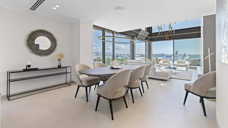 Spectacular duplex penthouse on the Paseo Maritimo with fantastic sea views — photo 2