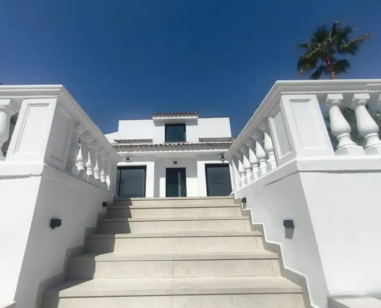 Exceptional chalet on the seafront in Portopetro — photo 2