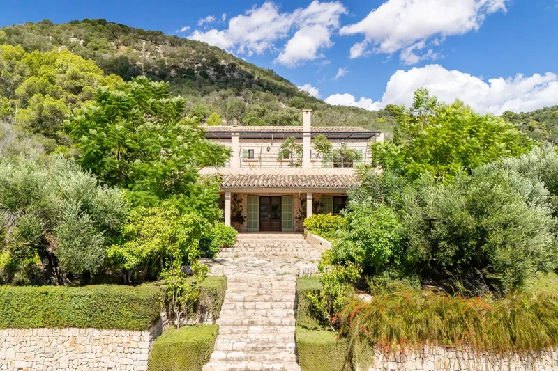 Stylish finca with large plot and panoramic views near Son Macià — photo 3