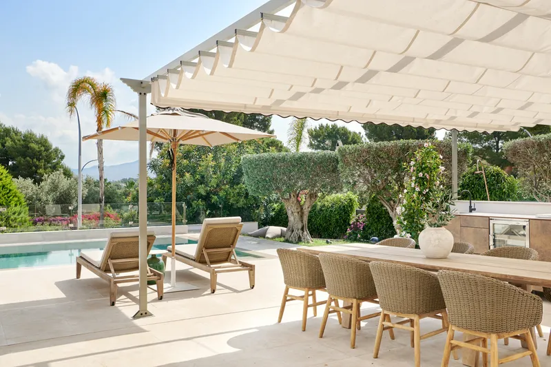 Modern family villa with traditional architecture in a prime location in Santa Ponsa - Marcel Remus Real Estate — photo 7