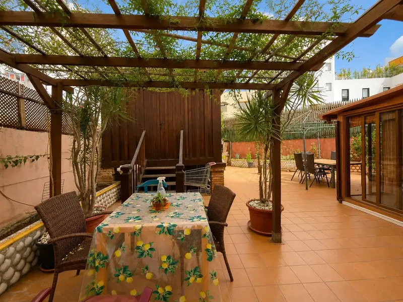Apartment for sale in the Ponent area, Palma, an excellent opportunity for those seeking space, a large terrace and the possibility of pers — photo 2