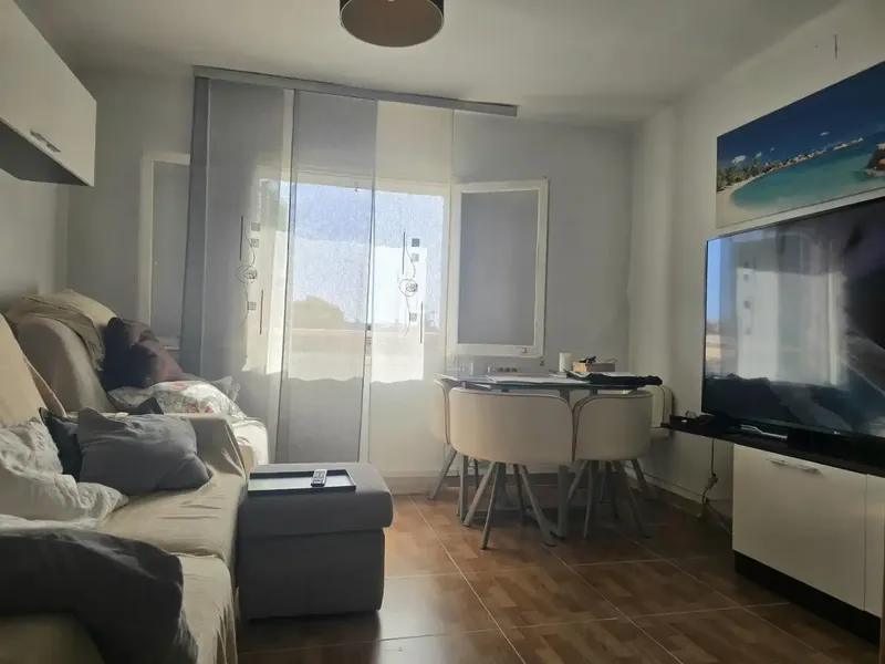 Piso reformado, solo falta cambiar ventanas a climalit. — photo 3
