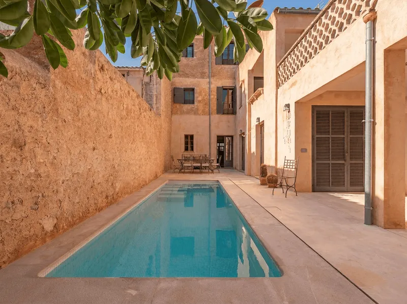 Townhouse in Campos - with pool courtyard, wine cellar and roof terrace — photo 1