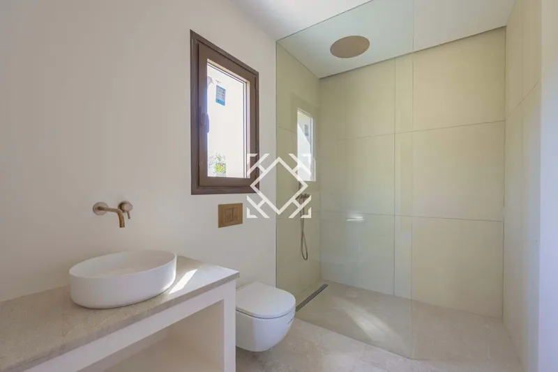Exclusive modern villa for sale in Crestatx, with stunning views of the Tramuntana mountains and close proximity to Pollensa. — photo 11