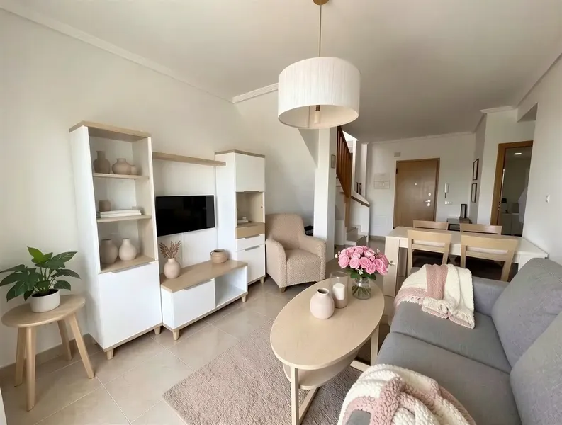 Located in the quiet and natural surroundings of Cales de Mallorca, this cozy penthouse offers a relaxed Mediterranean lifestyle with ample — photo 6