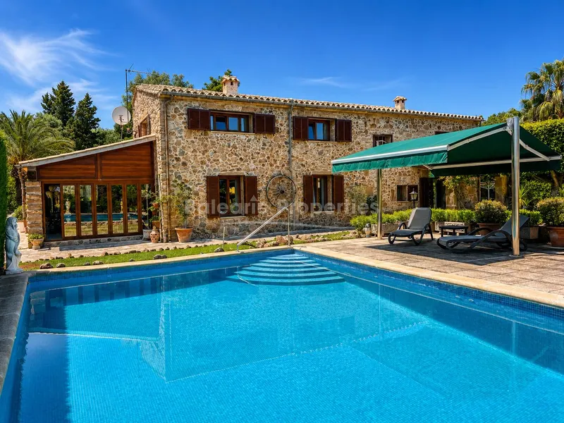 Charming villa with pool and large garden for sale in Bonaire, North Mallorca — photo 1