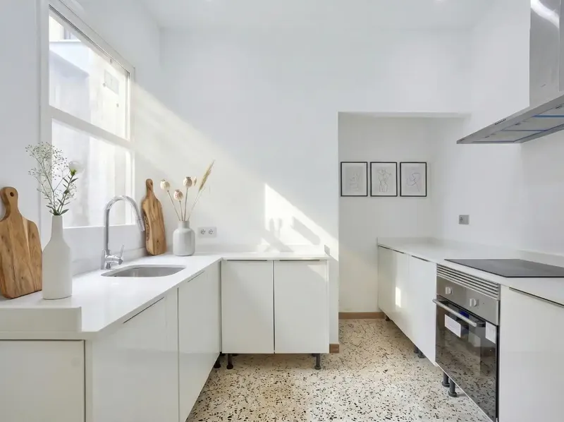 In the heart of Felanitx, this cozy and practical house is distributed over two floors with a sunny private terrace on the roof — photo 1
