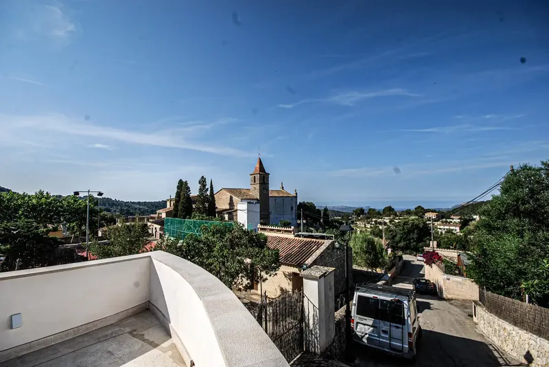 Charming Village House in Galilea - Fully Renovated and Ready to Move In — photo 5