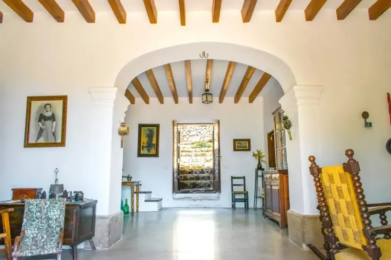 This is one of the few opportunities to buy an impressive and traditional finca and a piece of Mallorcan history to go with it. — photo 5